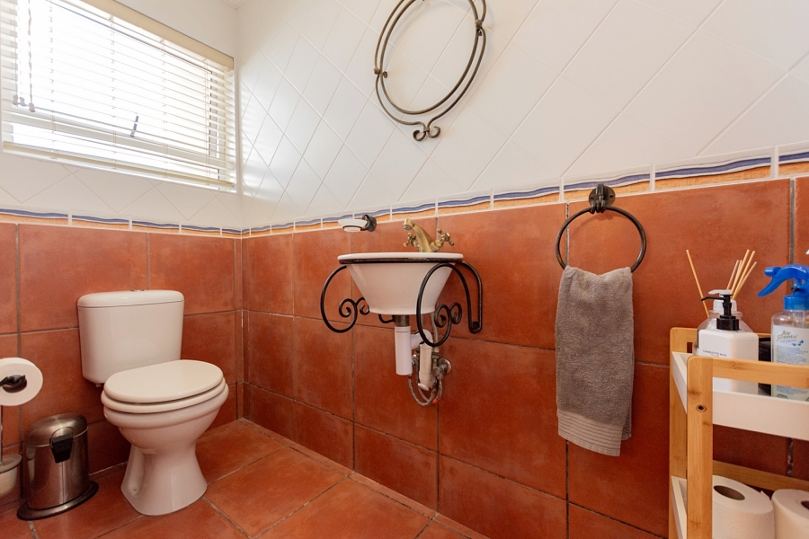 5 Bedroom Property for Sale in Waterfront Western Cape